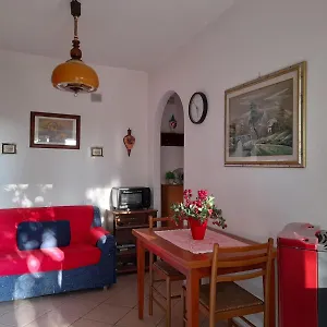 https://8380-morellino-little-house.it-tuscanyhotel.com